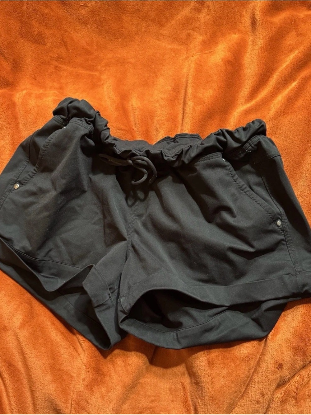 lululemon athletica Women's Black Elastic Waist Running Shorts